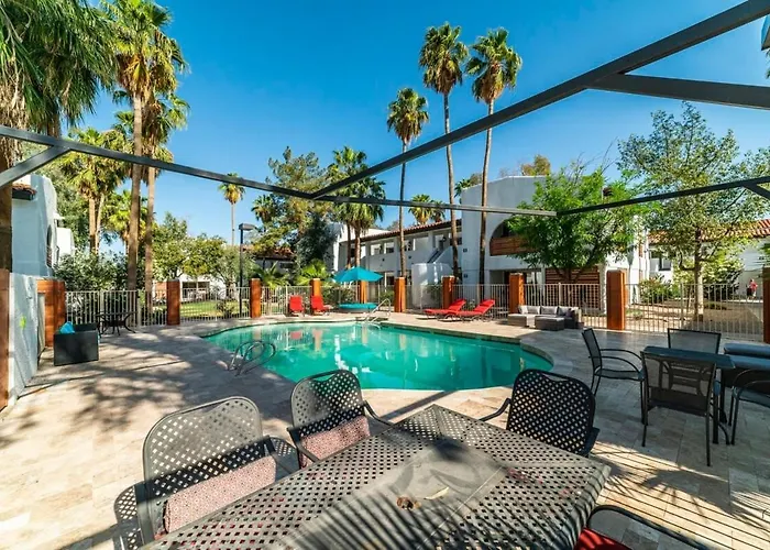 Holiday home 37a- Modern 1bd W Heated Pool Casa Grande