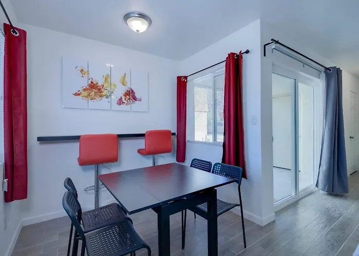 37a- Modern 1bd W Heated Pool *