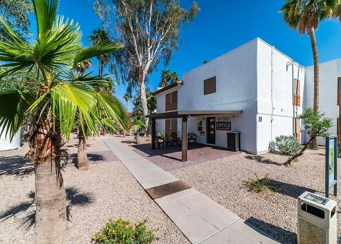 37a- Modern 1bd W Heated Pool Holiday home *