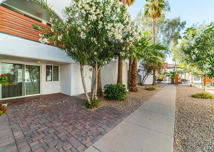 Holiday home 37a- Modern 1bd W Heated Pool