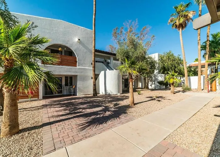 Holiday home 37a- Modern 1bd W Heated Pool *