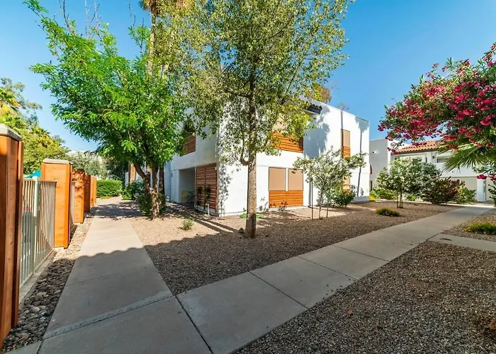 Holiday home 37a- Modern 1bd W Heated Pool