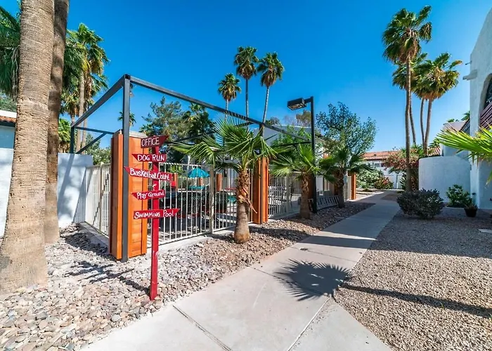 37a- Modern 1bd W Heated Pool Holiday home *